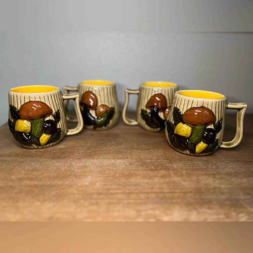 Set of 4 Vintage Ceramic Mushroom Mugs Signed